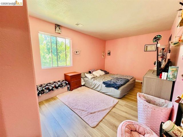 2215 Dune Pl, Stockton, CA 95206