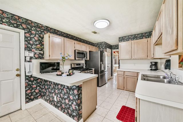 1413 26th Avenue N, Texas City, TX 77590