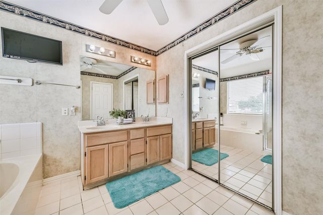 1413 26th Avenue N, Texas City, TX 77590
