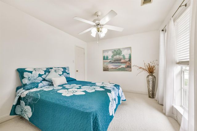 1413 26th Avenue N, Texas City, TX 77590