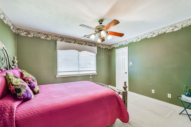 1413 26th Avenue N, Texas City, TX 77590