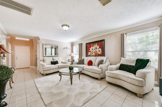 1413 26th Avenue N, Texas City, TX 77590