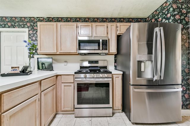 1413 26th Avenue N, Texas City, TX 77590