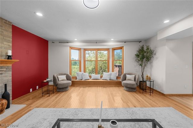 111 Waverly Lane, Chagrin Falls, OH 44022