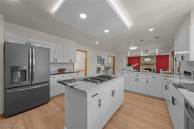 111 Waverly Lane, Chagrin Falls, OH 44022