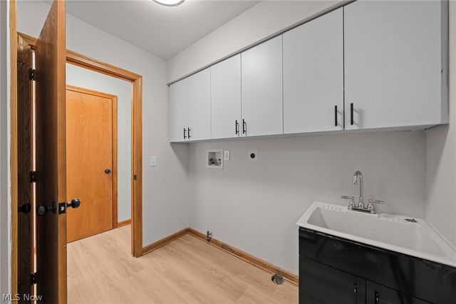 111 Waverly Lane, Chagrin Falls, OH 44022