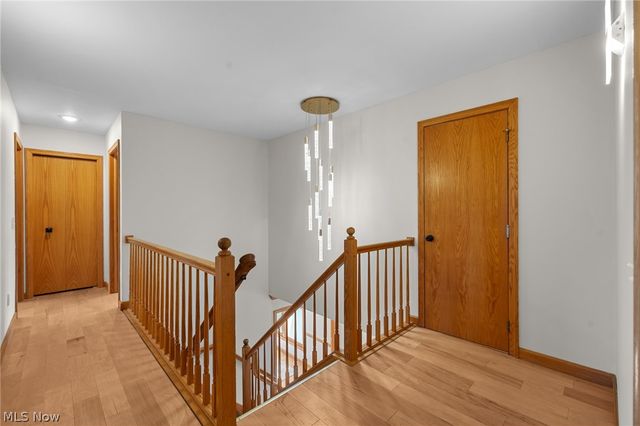 111 Waverly Lane, Chagrin Falls, OH 44022