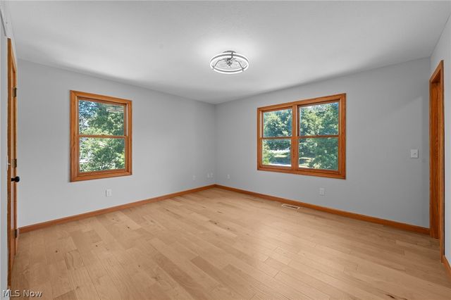 111 Waverly Lane, Chagrin Falls, OH 44022