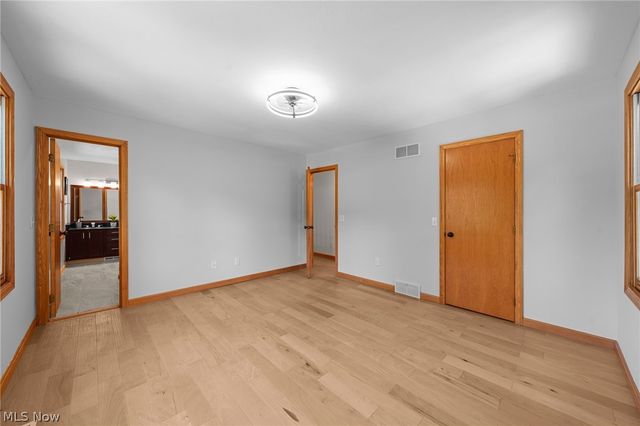 111 Waverly Lane, Chagrin Falls, OH 44022