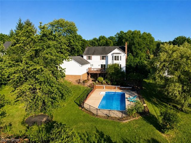 111 Waverly Lane, Chagrin Falls, OH 44022