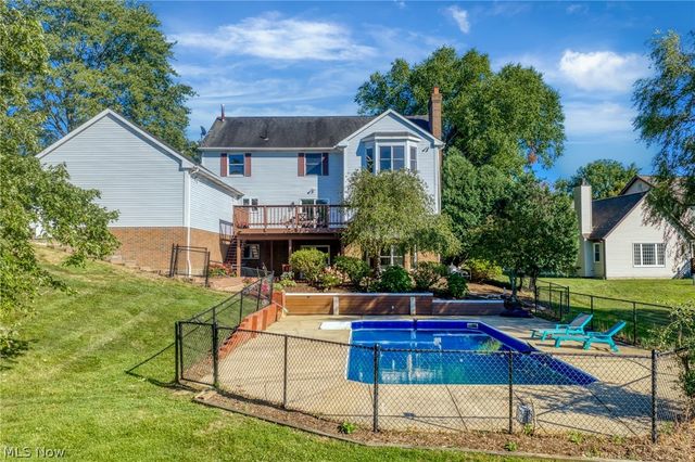 111 Waverly Lane, Chagrin Falls, OH 44022