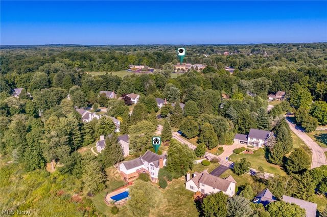 111 Waverly Lane, Chagrin Falls, OH 44022
