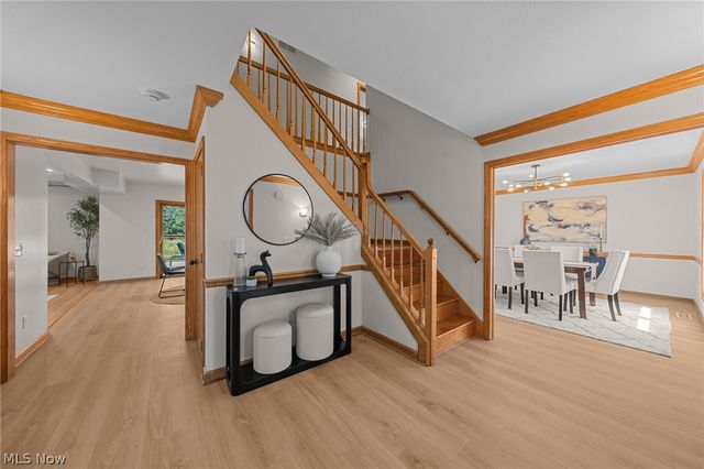 111 Waverly Lane, Chagrin Falls, OH 44022