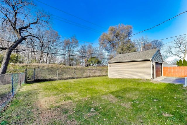 222 Harrison Street, Carpentersville, IL 60110