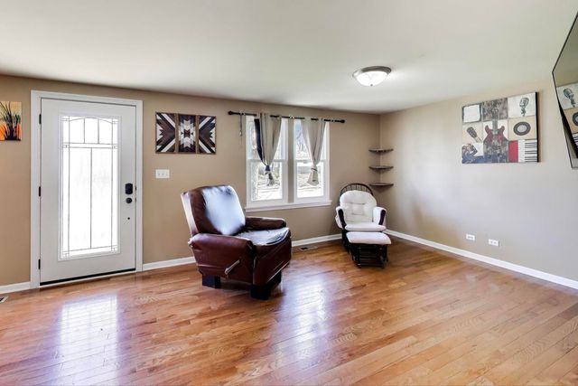 222 Harrison Street, Carpentersville, IL 60110