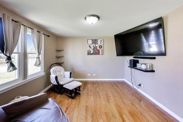 222 Harrison Street, Carpentersville, IL 60110