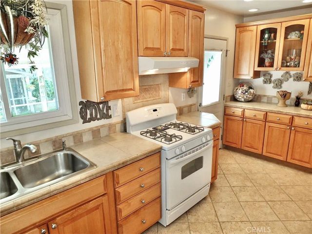 7050 Schroll, Lakewood, CA 90713