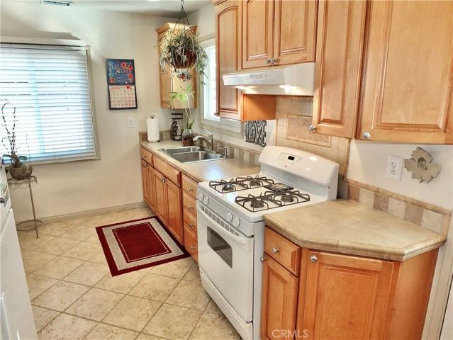 7050 Schroll, Lakewood, CA 90713