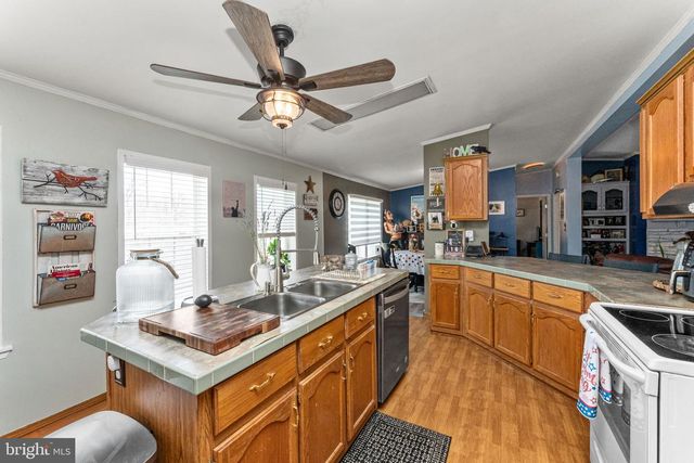 2 SKYVIEW DR, Quakertown, PA 18951