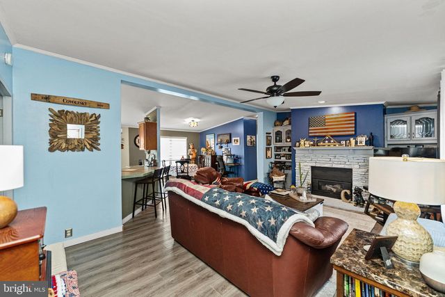 2 SKYVIEW DR, Quakertown, PA 18951