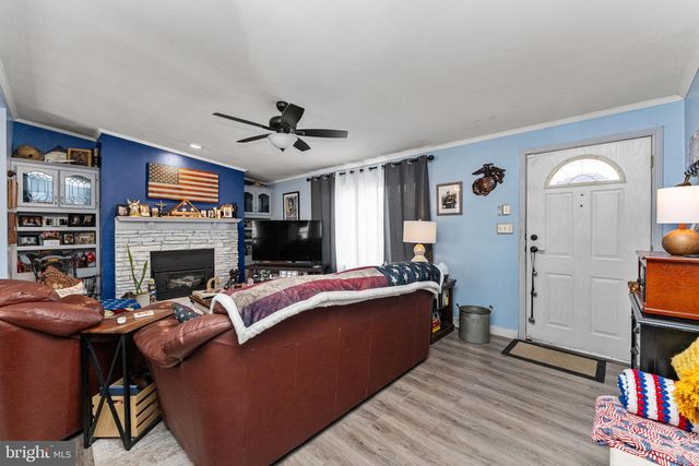 2 SKYVIEW DR, Quakertown, PA 18951