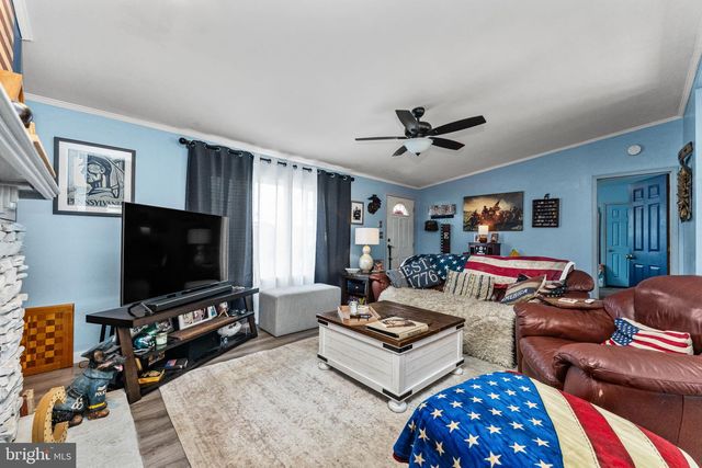 2 SKYVIEW DR, Quakertown, PA 18951
