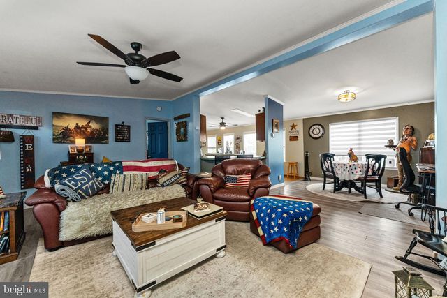 2 SKYVIEW DR, Quakertown, PA 18951
