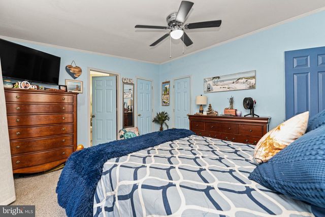 2 SKYVIEW DR, Quakertown, PA 18951