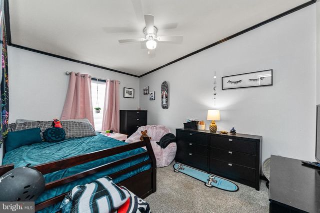 2 SKYVIEW DR, Quakertown, PA 18951