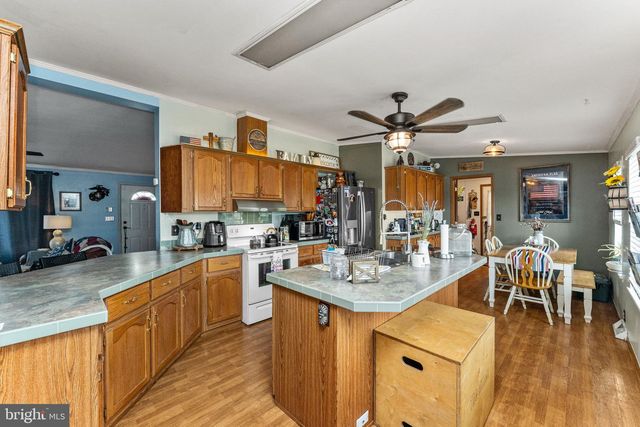 2 SKYVIEW DR, Quakertown, PA 18951
