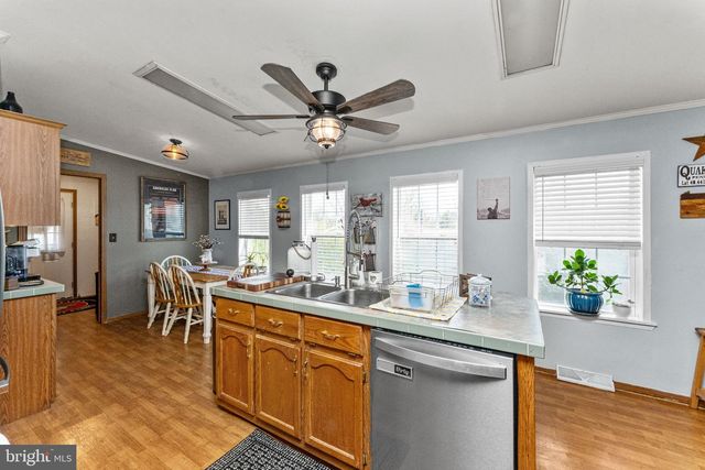 2 SKYVIEW DR, Quakertown, PA 18951