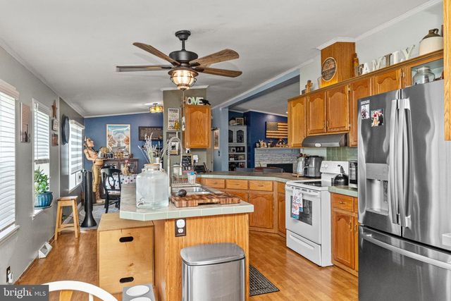 2 SKYVIEW DR, Quakertown, PA 18951