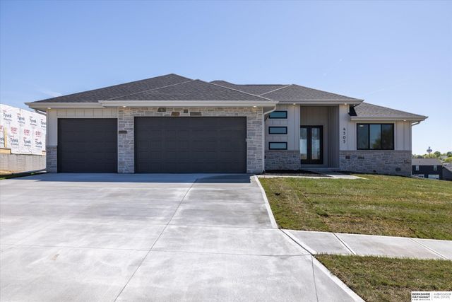4505 N 213th Street, Omaha, NE 68022