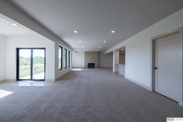 4505 N 213th Street, Omaha, NE 68022