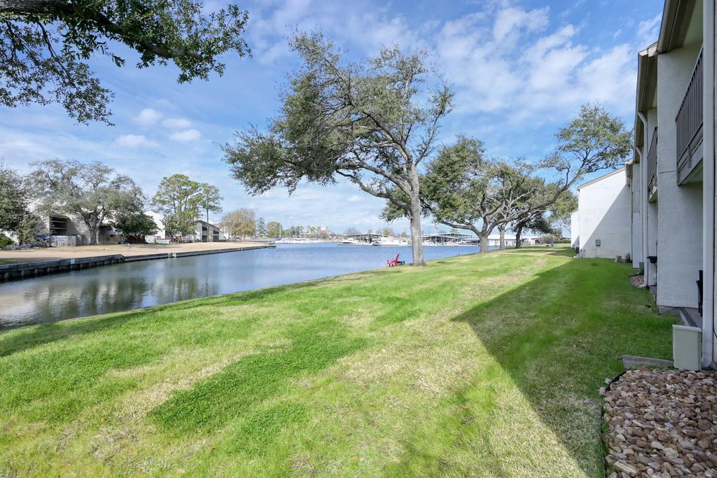 12100 Melville Drive 6, Montgomery, TX 77356