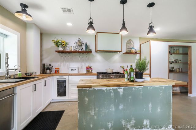 7056 Leavenworth, Durant, OK 73449