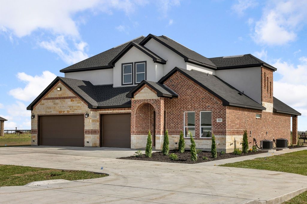 8024 Harvest Drive, Grandview, TX 76050