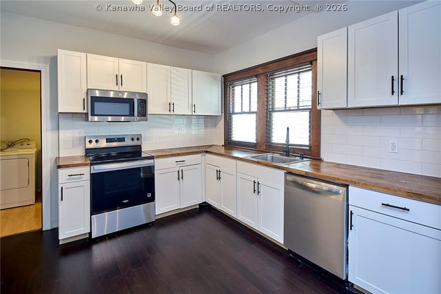 1576 Washington Street E, Charleston, WV 25311