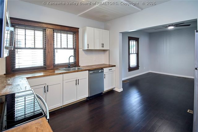 1576 Washington Street E, Charleston, WV 25311