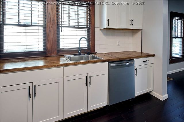 1576 Washington Street E, Charleston, WV 25311