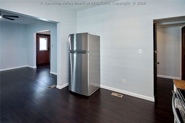 1576 Washington Street E, Charleston, WV 25311