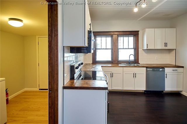 1576 Washington Street E, Charleston, WV 25311