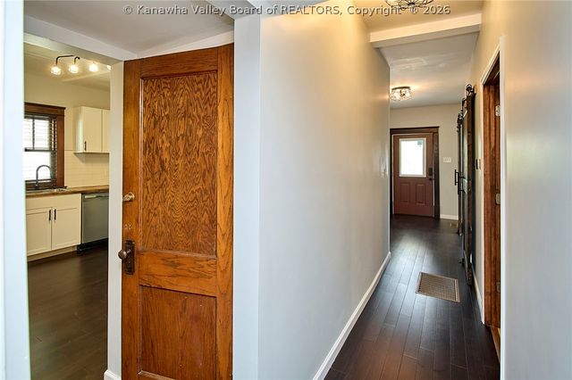 1576 Washington Street E, Charleston, WV 25311