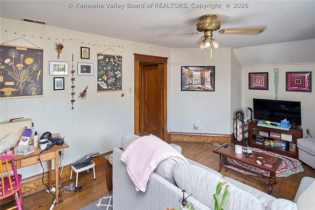 1576 Washington Street E, Charleston, WV 25311