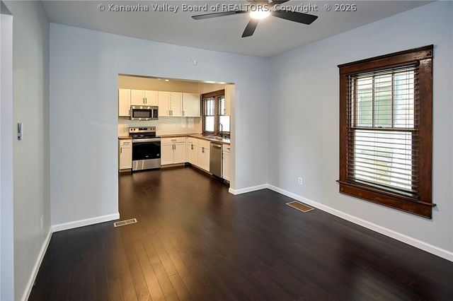 1576 Washington Street E, Charleston, WV 25311