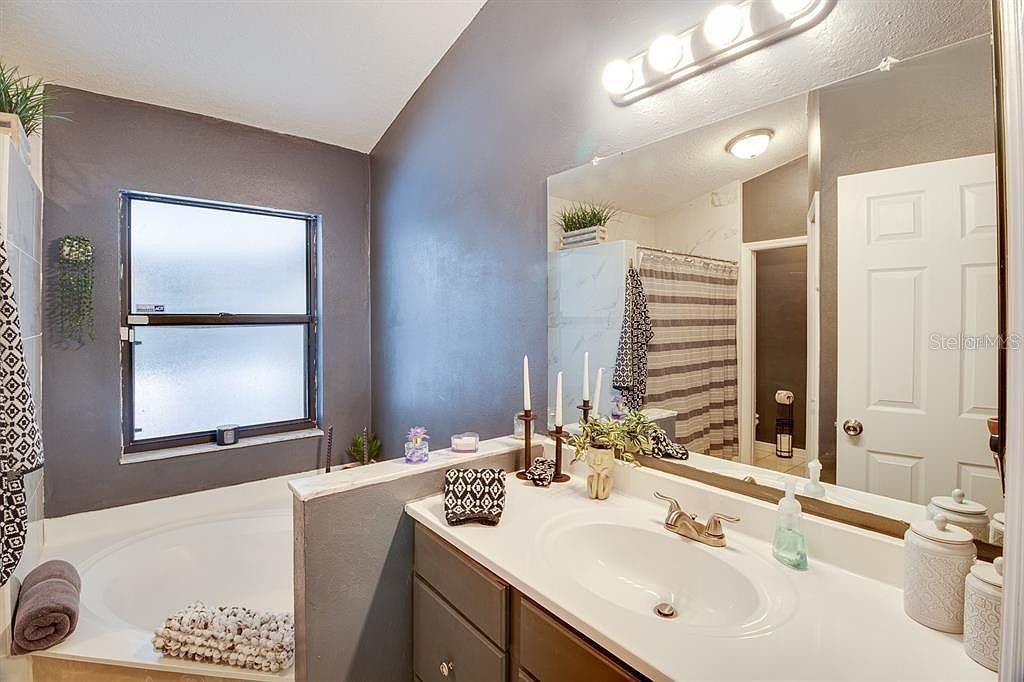 Image 16 of property listing at 5401 LIGHTHOUSE ROAD, Orlando, FL 32808