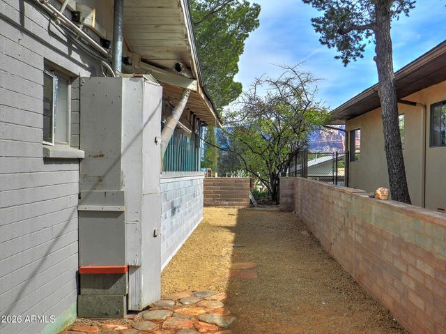 215 Mountain Shadows Drive, Sedona, AZ 86336