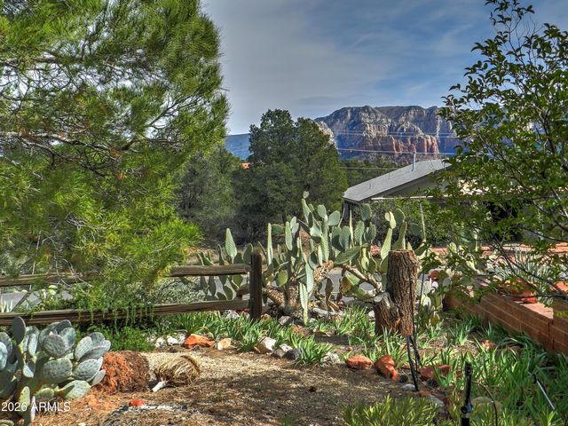 215 Mountain Shadows Drive, Sedona, AZ 86336