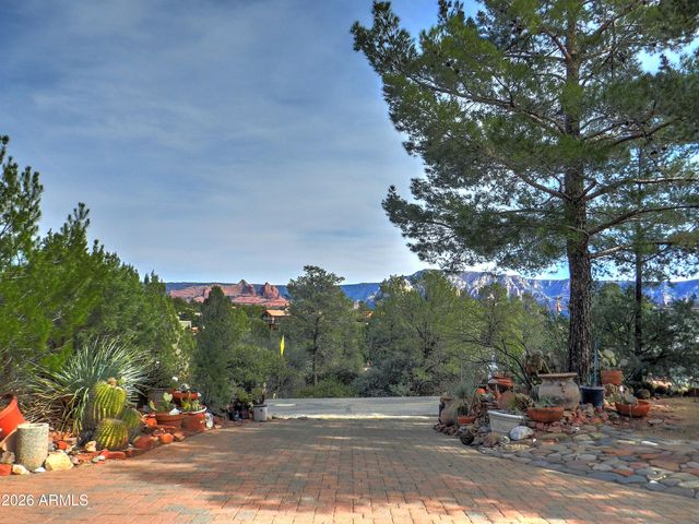 215 Mountain Shadows Drive, Sedona, AZ 86336