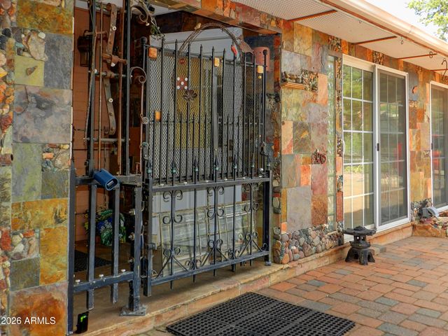 215 Mountain Shadows Drive, Sedona, AZ 86336